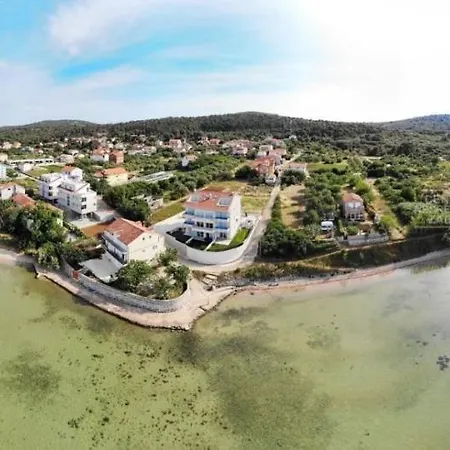 Apartment Beach Front - Pasman *