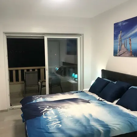 Beach Front - Pasman Apartment *